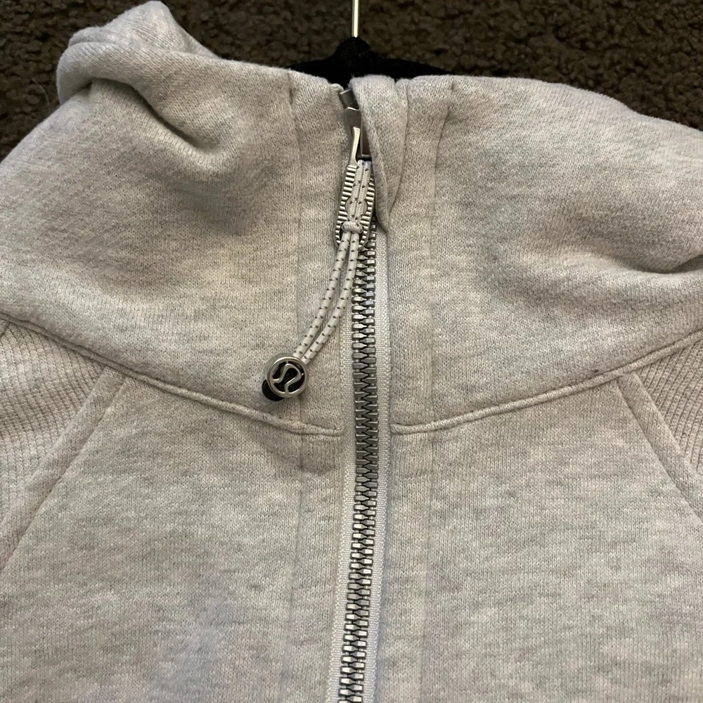 Lululemon Athletica Light Gray Women's Hoodie - Picture 2 of 3